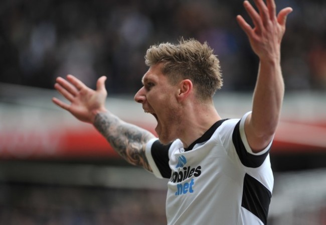 Soccer - Sky Bet Championship - Derby County v Nottingham Forest - iPRO Stadium