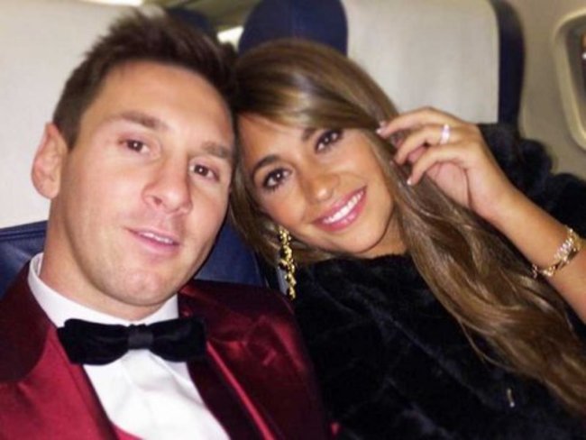 lionel-messi-girlfriend-barcelona-1