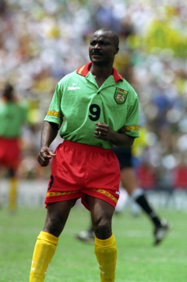 Soccer - FIFA World Cup USA 1994 - Group B - Sweden v Cameroon - Rose Bowl, Pasadena