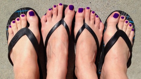 purple toes 2
