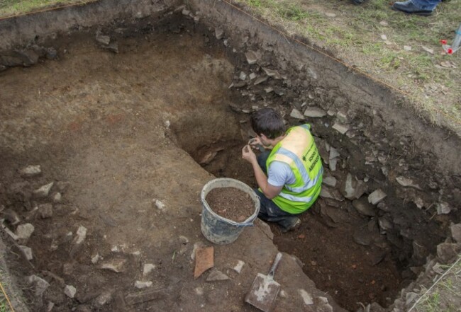 Tlachtga Image 6 Test Pit 2 under excavation Neil Jackman