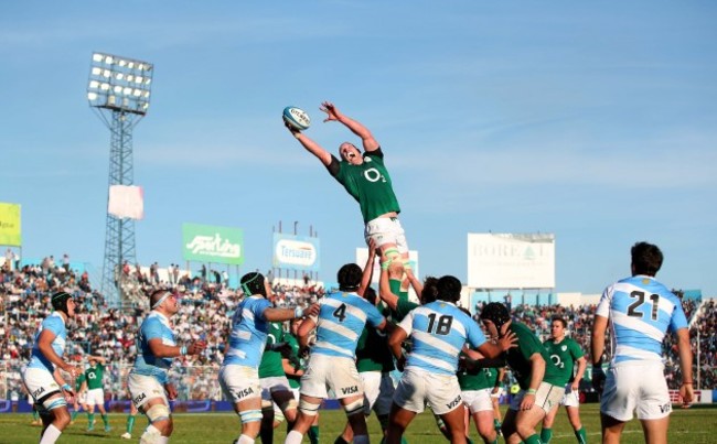 Paul O'Connell wins a line-out