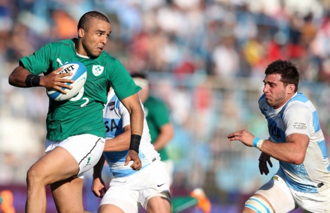 Simon Zebo runs in a try