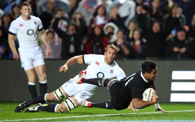 Julian Savea dives over to score his second try despite Chris Robshaw