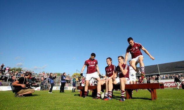 Damien Comer takes to the bench
