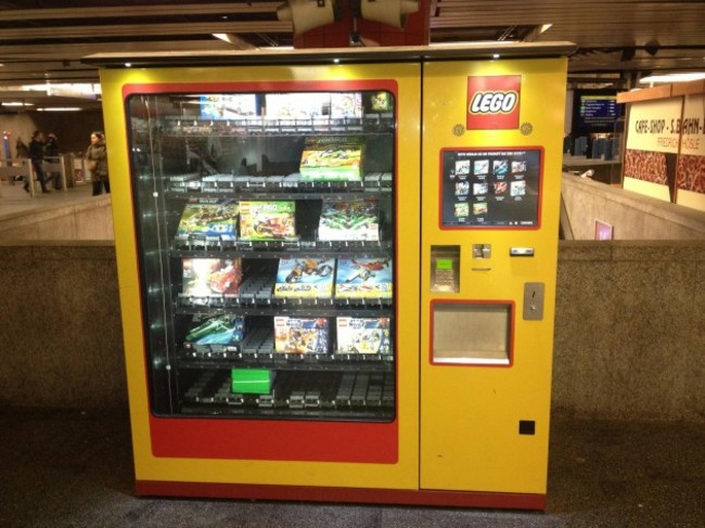There exists a vending machine the Munich train station just for Legos - Imgur
