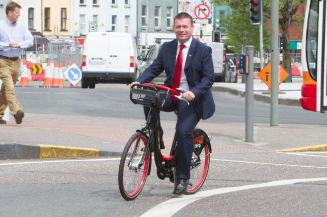 alan kelly on a bike