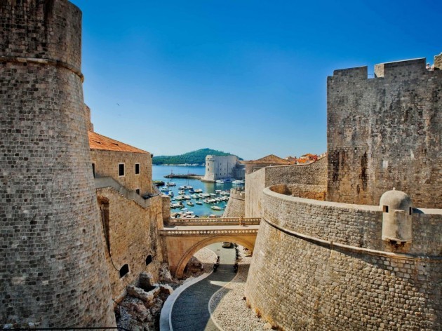 stroll-the-historic-fortified-city-of-dubrovnik-croatia