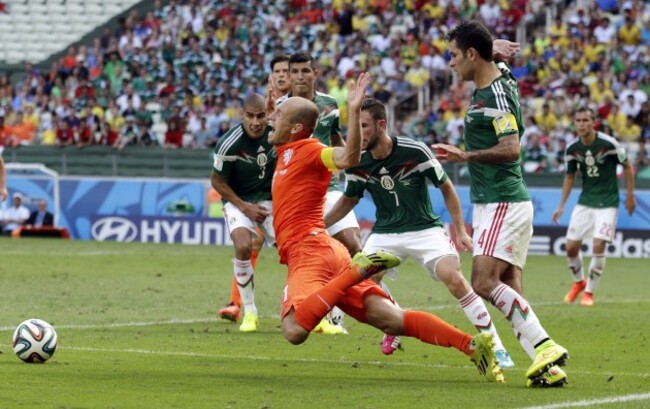 Soccer - FIFA World Cup 2014 - Round of 16 - The Netherlands v Mexico - Arena Castelao