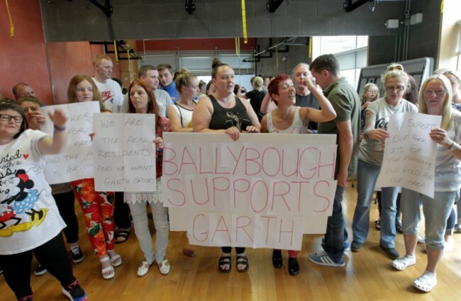 Pro Garth Brooks Concert Groups Controversies