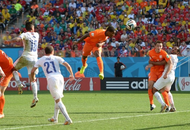 Soccer - FIFA World Cup 2014 - Group B - Netherlands v Chile - Arena Corinthians