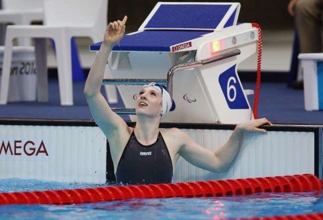 Bethany Firth celebrates winning gold