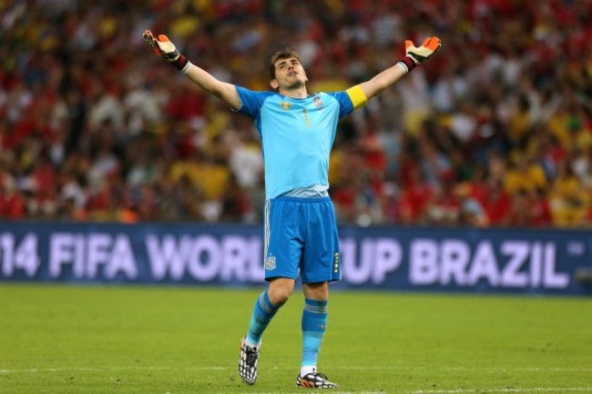 Soccer - FIFA World Cup 2014 - Group B - Spain v Chile - Maracana