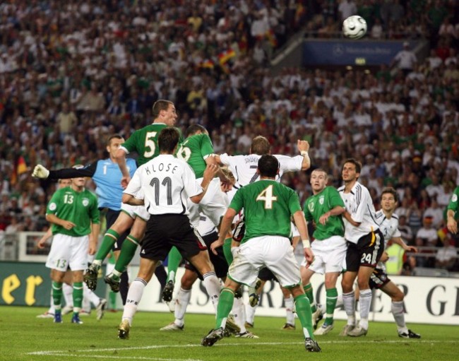 Richard Dunn heads the ball 2/9/2006