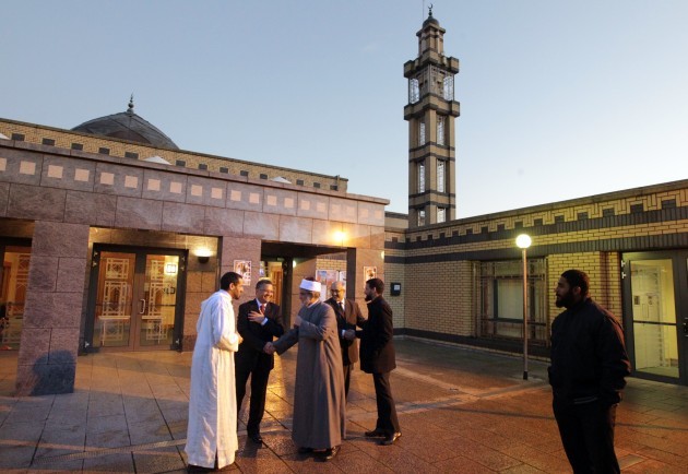President Visits Islamic Cultural Centres