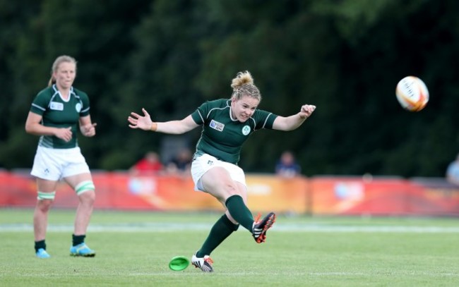 Niamh Briggs kicks a penalty