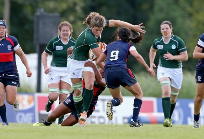 Jenny Murphy hands off Akalaini Bui Baravilala