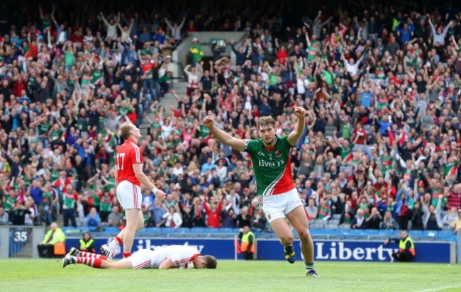 Aidan O&Otilde;Shea scores a goal