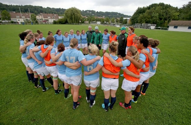 The Irish team huddle