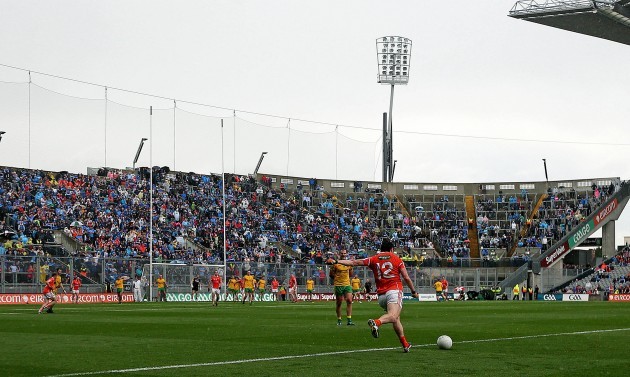 Tony Kernan misses a chance to level the game with the last kick of the match