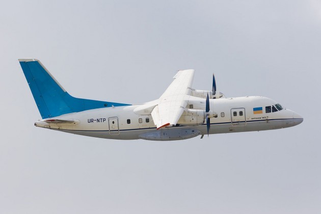 1280px-Antonov_An-140_1
