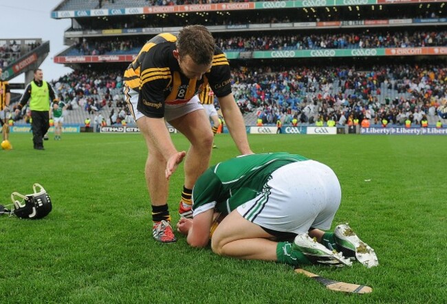 Richie Hogan consoles Wayne McNamara