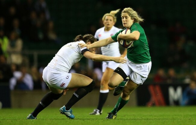 Emily Scarratt tackles Alison Miller