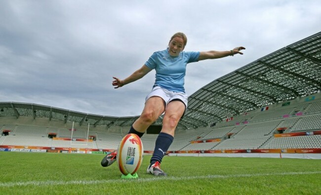 Niamh Briggs during kicking practice 12/8/2014