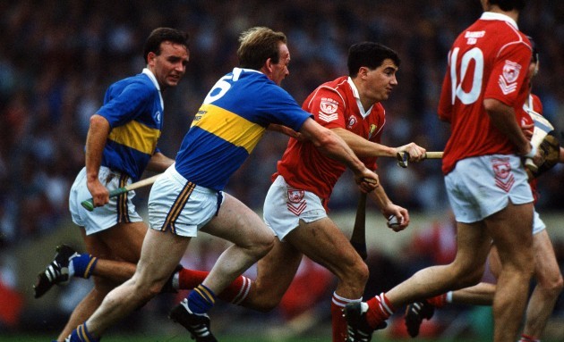 John Fitzgibbon chased by Bobby Ryan 1991