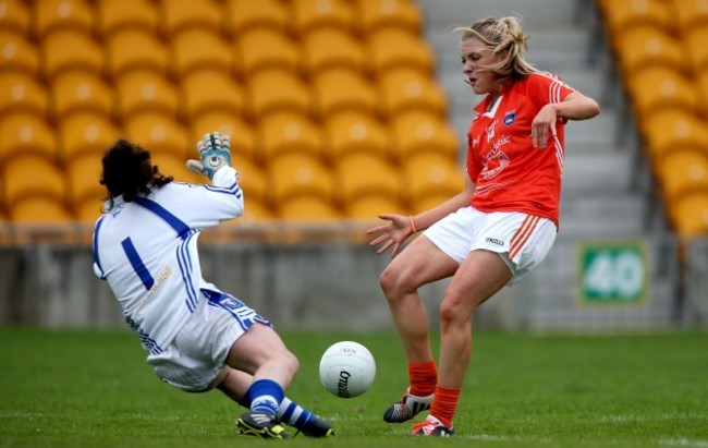 Kelly Mallon and goalkeeper Grainne Dunne