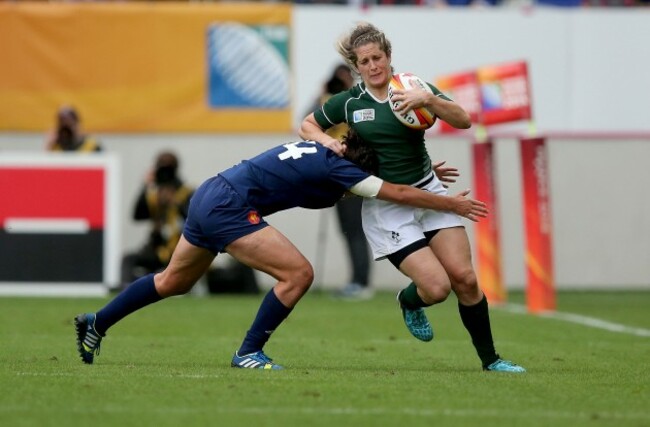 Alison Miller tackled by Shannon Izar