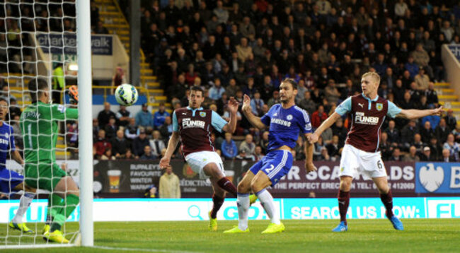 Soccer - Barclays Premier League - Burnley v Chelsea - Turf Moor