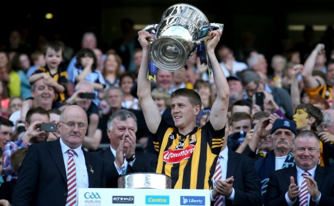 Lester Ryan lifts the trophy