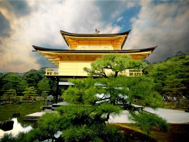 notice-the-incredible-harmony-between-the-golden-temple-in-kyoto-japan-and-the-muromachi-style-garden-surrounding-it