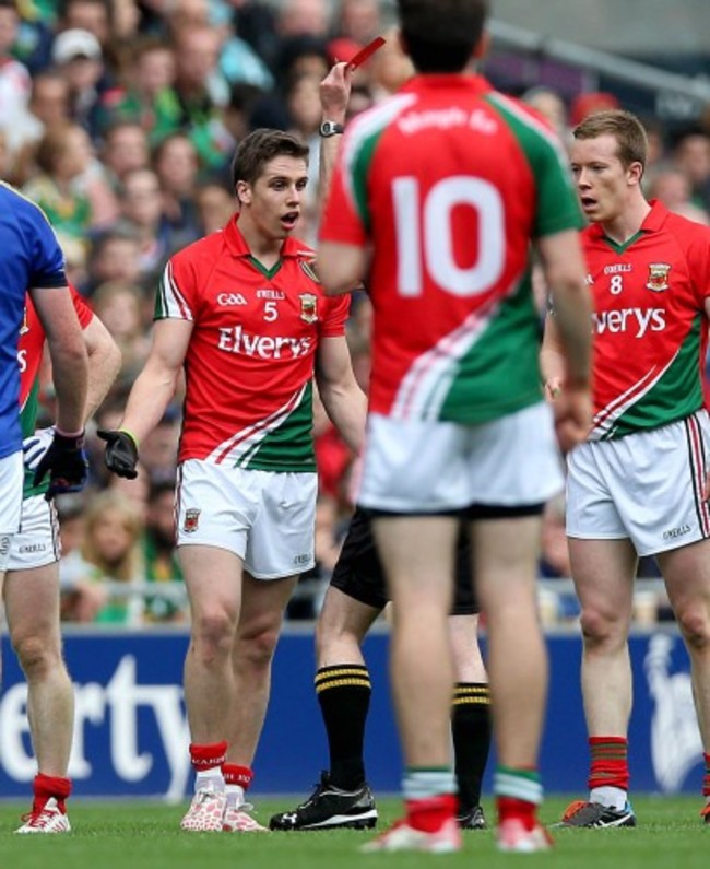 Lee Keegan is shown a red card by David Goldrick