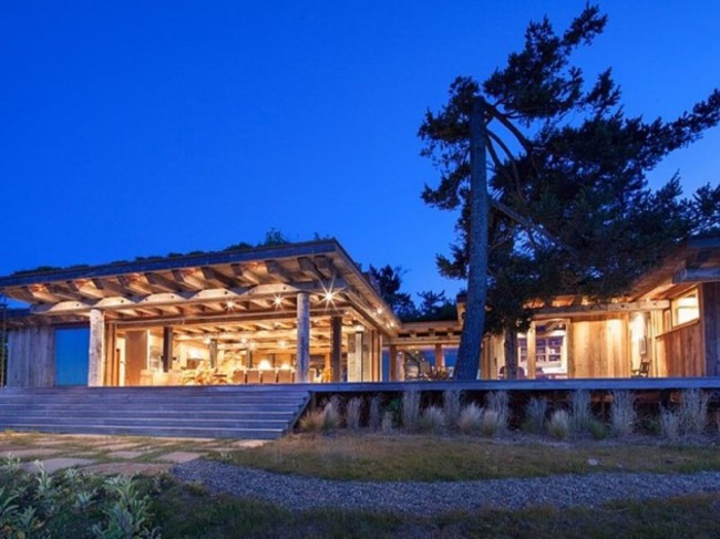 the-5000-square-foot-main-house-comes-complete-with-a-spa-gym-infinity-pool-and-salon