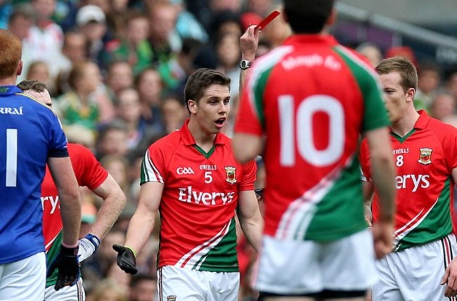 Lee Keegan is shown a red card by David Goldrick