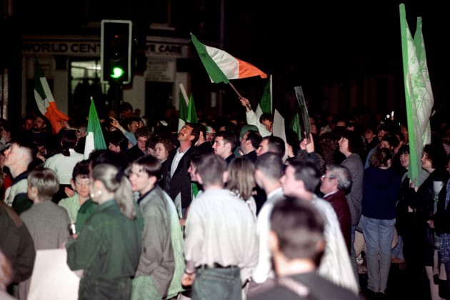 CROWDS IN SPRINGFIELD ROAD IRA C