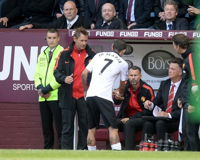 Soccer - Barclays Premier League - Burnley v Manchester United - Turf Moor