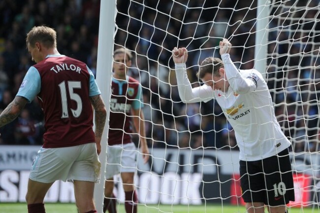 Soccer - Barclays Premier League - Burnley v Manchester United - Turf Moor