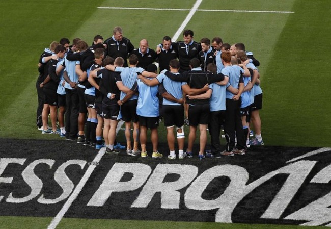 Gregor Townsend with the team before the warm up