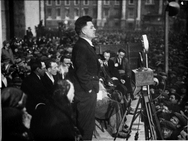 Frank Ryan addressing a public meeting in 1932