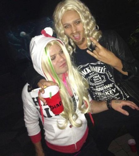 So Deryck and his gf dressed as ChAvril this year..
