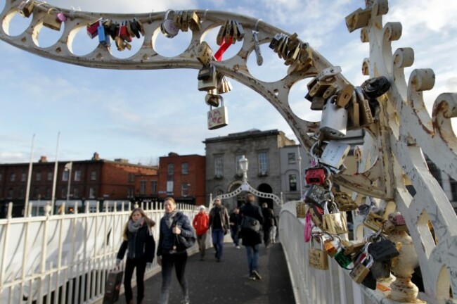 Hapenny Bridge Love Lockets