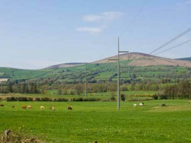 Single-circuit-400-kV-Monopole-image