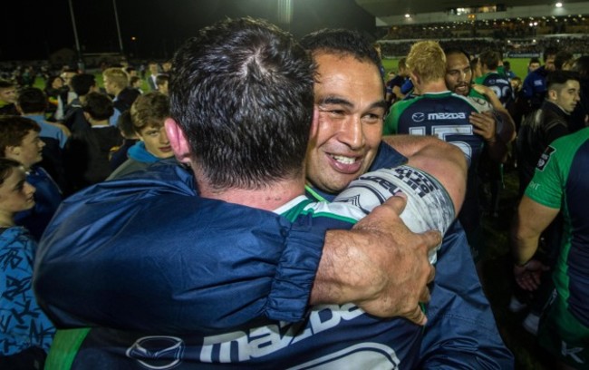 Pat Lam and Robbie Henshaw celebrate after the game