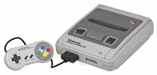 1280px-Super-Famicom-Console-Set