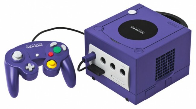 1280px-GameCube-Set