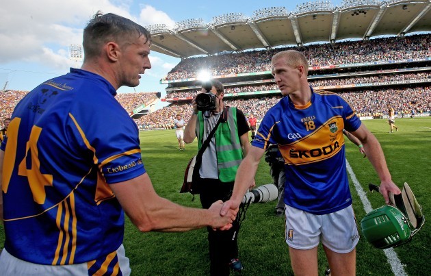 Seamus Callanan and Henry Shefflin shake hands after the game