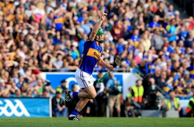John O&Otilde;Dwyer indicates a score after his long range free attempt in injury time